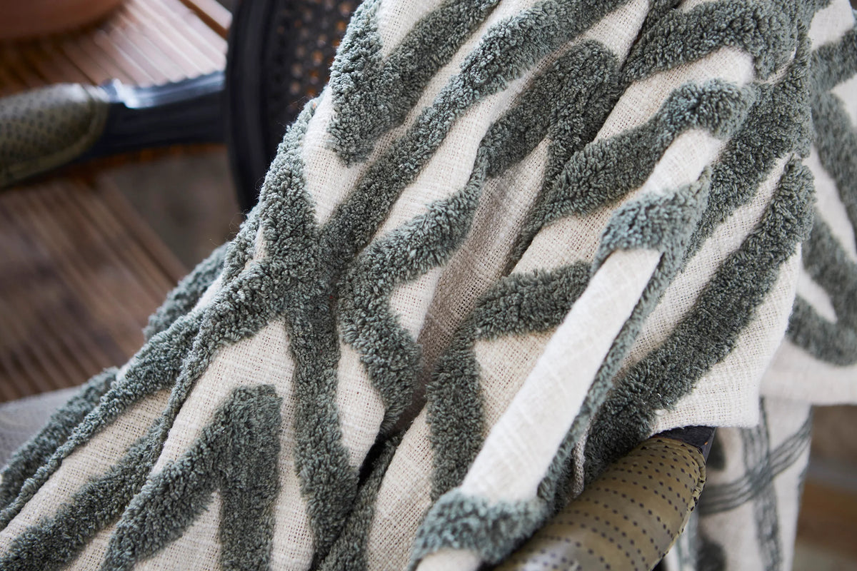 Patina Vie Artemesia Diamond Tufted Throw Blanket