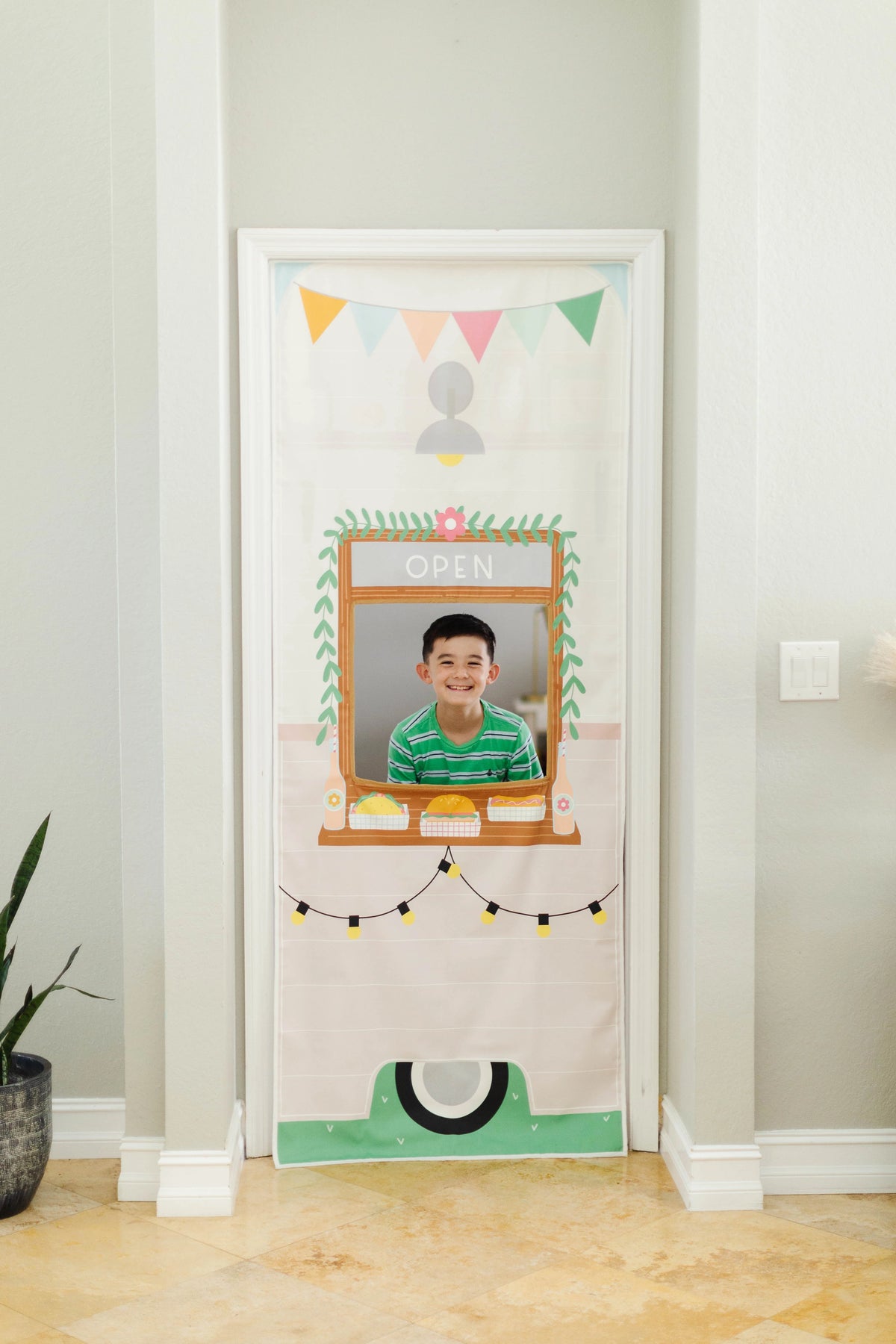 Swingly Kitchen & Camper Food Truck Storefront